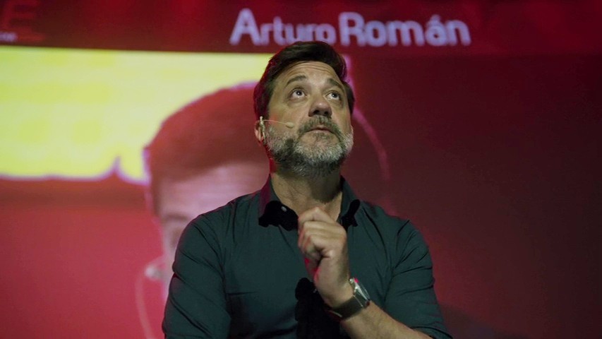 Arturo Roman fait son one man show (Enrique Arce)